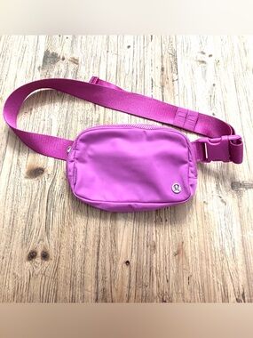 Lululemon Everywhere Belt Bag 1L